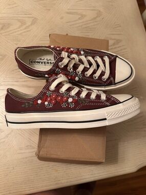 Converse Floral Embroidered Low Top Sneakers - Burgundy & Cream